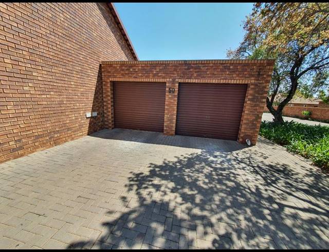 3 BEDROOM TOWNHOUSE FOR SALE IN MONTANA